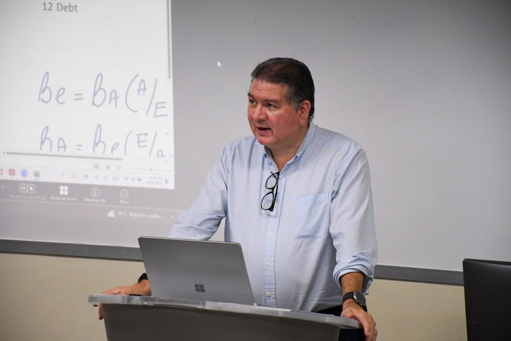 ufm-catedratico-helmuth-chavez