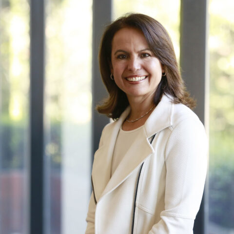 María Isabel de Gómez - Catedráticos Escuela de Negocios UFM